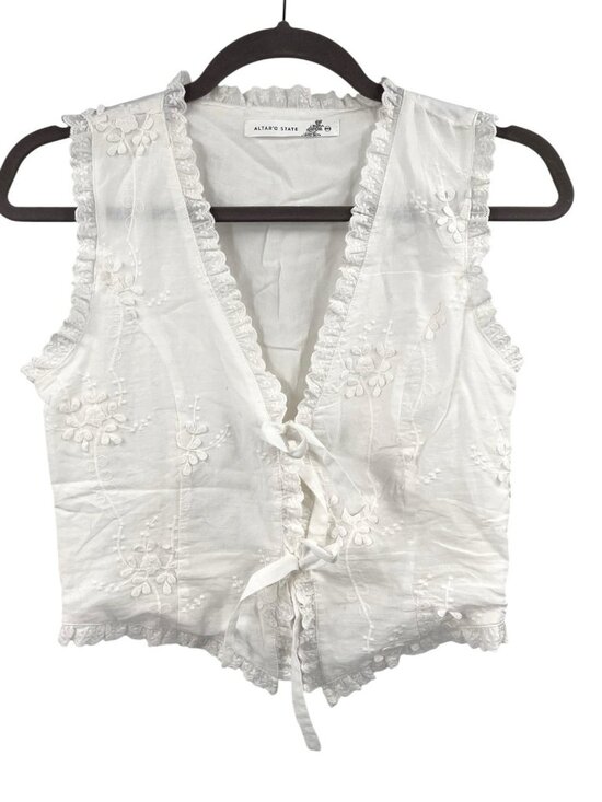 Altar'd State Tops - ALTAR'D STATE Women's White Sleeveless Floral Embroidered Tie Front Vest XXS